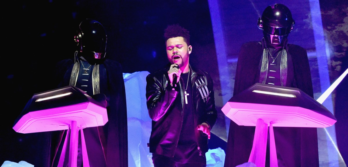 The Weeknd agrega 7 millones de su cuenta personal para presentarse en