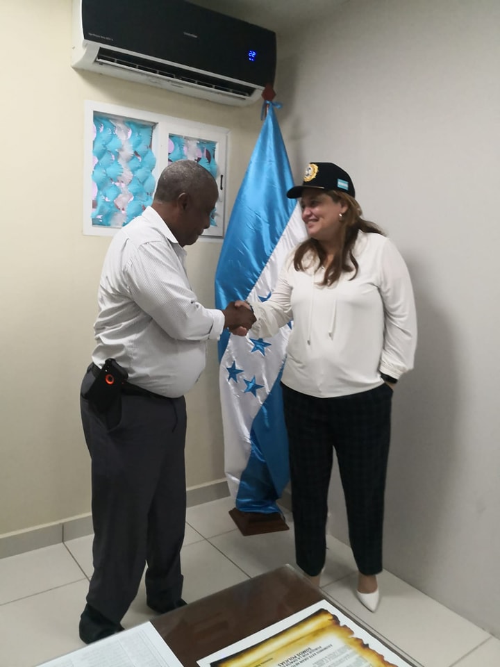 Viceministra de seguridad se reúne con autoridades de Islas de la Bahía 